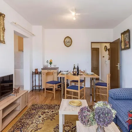 1 Bedroom Beautiful In * 冯塔纳